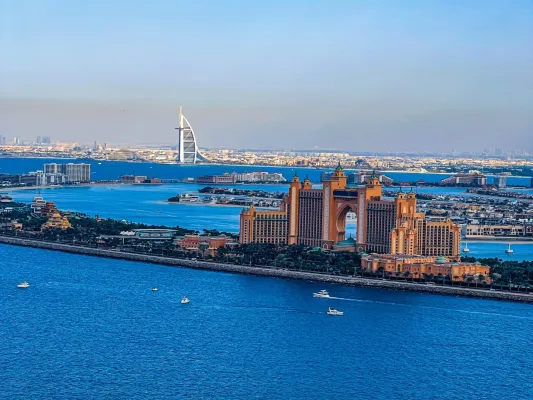 Niesamowity lot helikopterem nad Dubajem i Abu Dhabi - zobacz ZEA z lotu ptaka